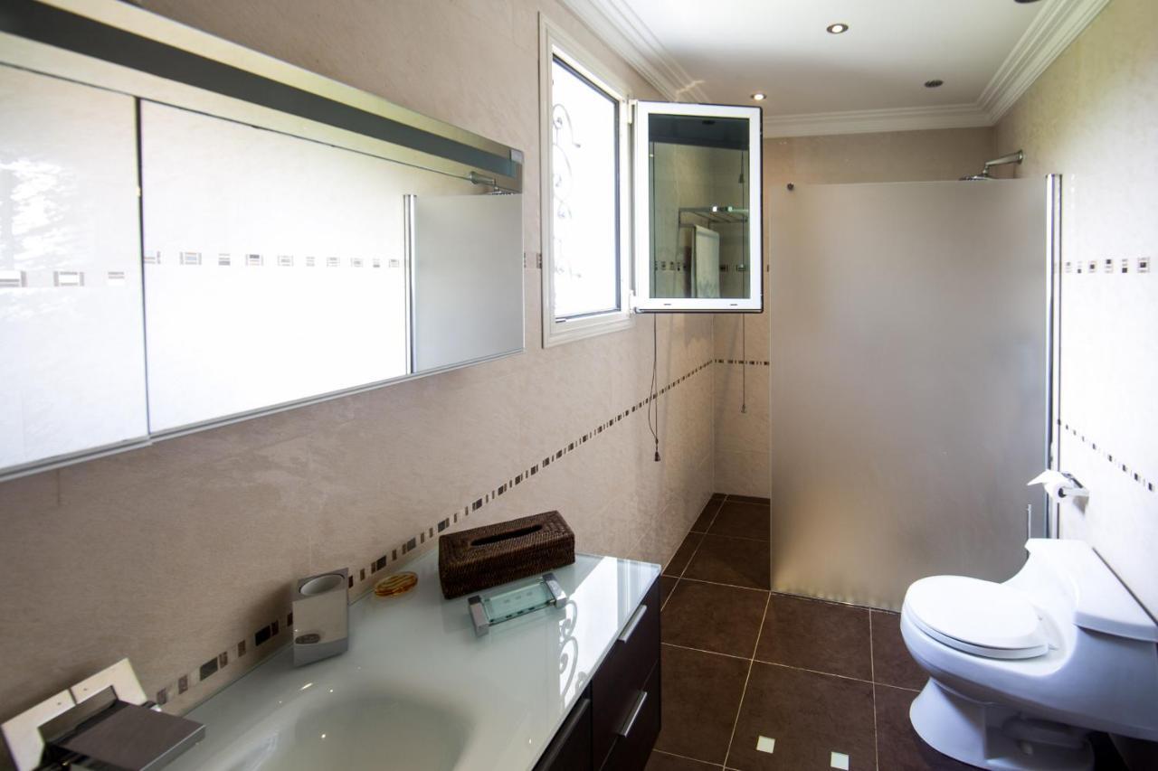 El Paradisio Splendid 5 Stars Villa Atypical In Antibes With Overflowing Swiming Pool Esterno foto